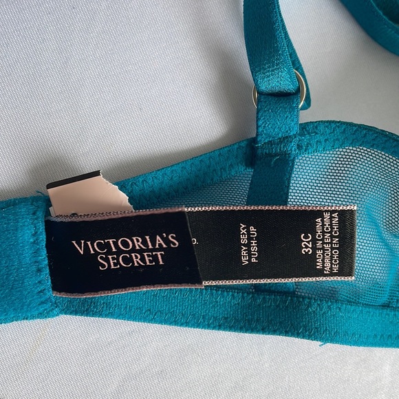 Turquoise Victoria’s Secret Very Sexy Push Up Bra 32C - Picture 5 of 7